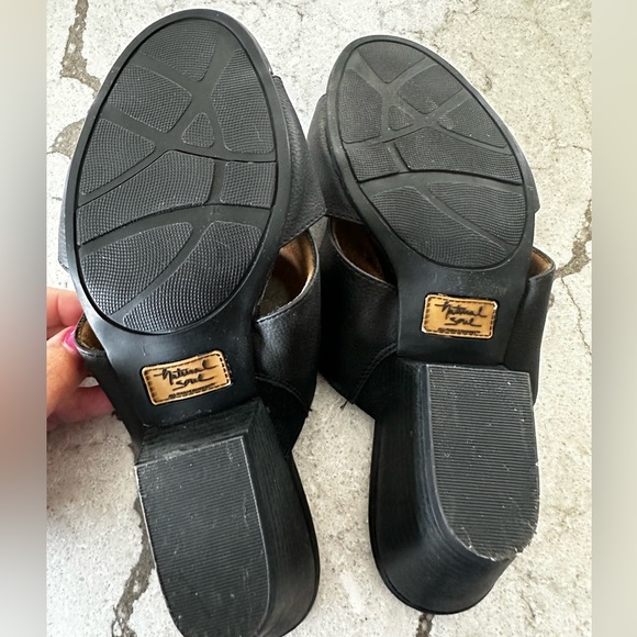 Naturalizer Size 11 heeled sandal - Picture 3 of 5